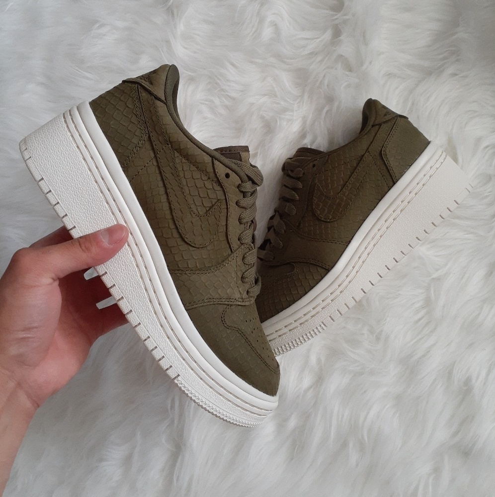 Air Jordan 1 Low Lifted Womens 7.5 Olive